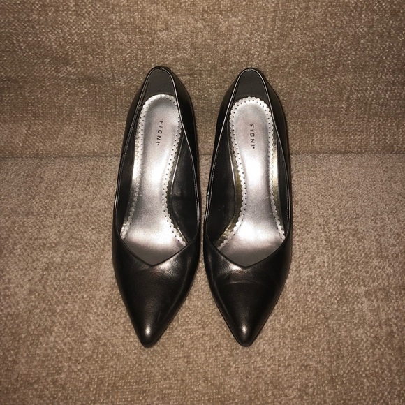 Fiona Silver Pumps - Size 7 - Picture 2 of 6